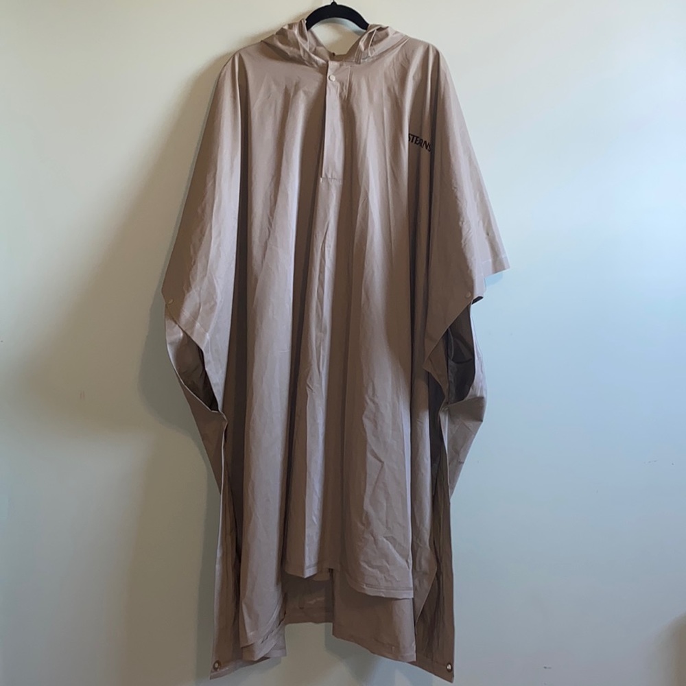 STEARNS PACKABLE BIG MAN HOODED RAIN PONCHO SIZE 50”x94”